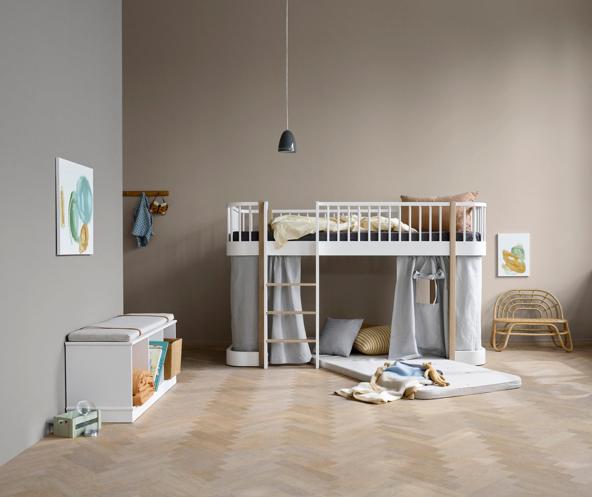2020_original_041427_Wood_low_loft_bed_041835_Play_mattress_041440_Curtain_grey_041335_Shelving_unit_3x1_horizontal_041345_Cushion_for_shelving_unit.jpg__PID:9f89bb3b-c530-4f33-b7c1-570b961ba0c0